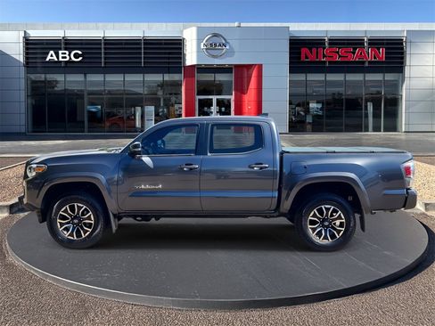 Used 2021 Toyota Tacoma TRD Sport w/ Technology Package image 8