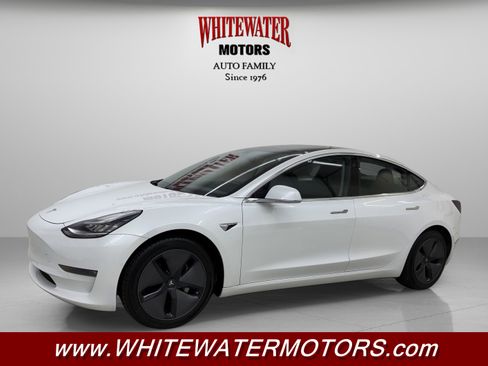 Used 2019 Tesla Model 3 Standard Range Plus image 1