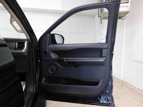 Used 2024 Ford Expedition XLT image 90