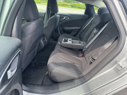 Used 2015 Chrysler 200 Limited w/ Convenience Group FWD image 16