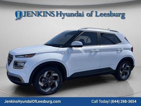 New 2026 Hyundai Venue SEL FWD image 9