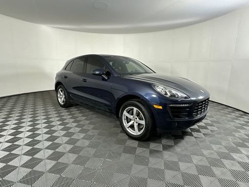 Used 2018 Porsche Macan AWD/4WD image 3