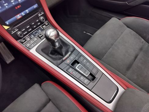Certified 2023 Porsche 718 Boxster Spyder RWD image 15