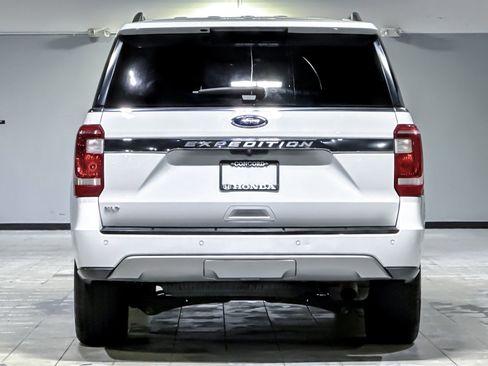 Used 2019 Ford Expedition XLT w/ Equipment Group 202A image 9