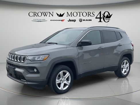 Used 2023 Jeep Compass Latitude w/ Sun and Sound Group AWD/4WD image 1