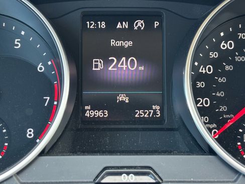 Used 2021 Volkswagen Tiguan SE image 6