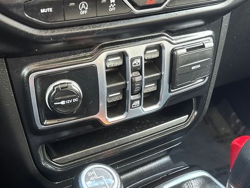 Used 2021 Jeep Wrangler Unlimited Sport image 26