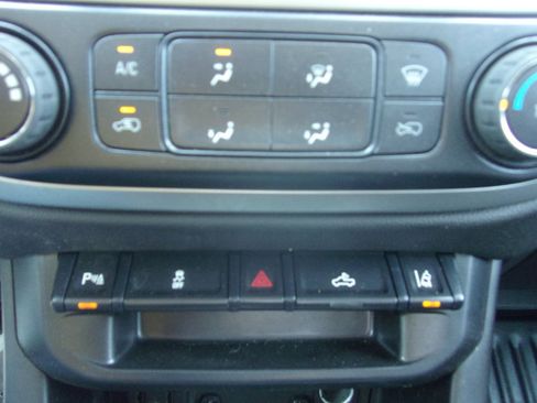 Used 2022 Chevrolet Colorado LT w/ Fleet Safety Package AWD/4WD image 17