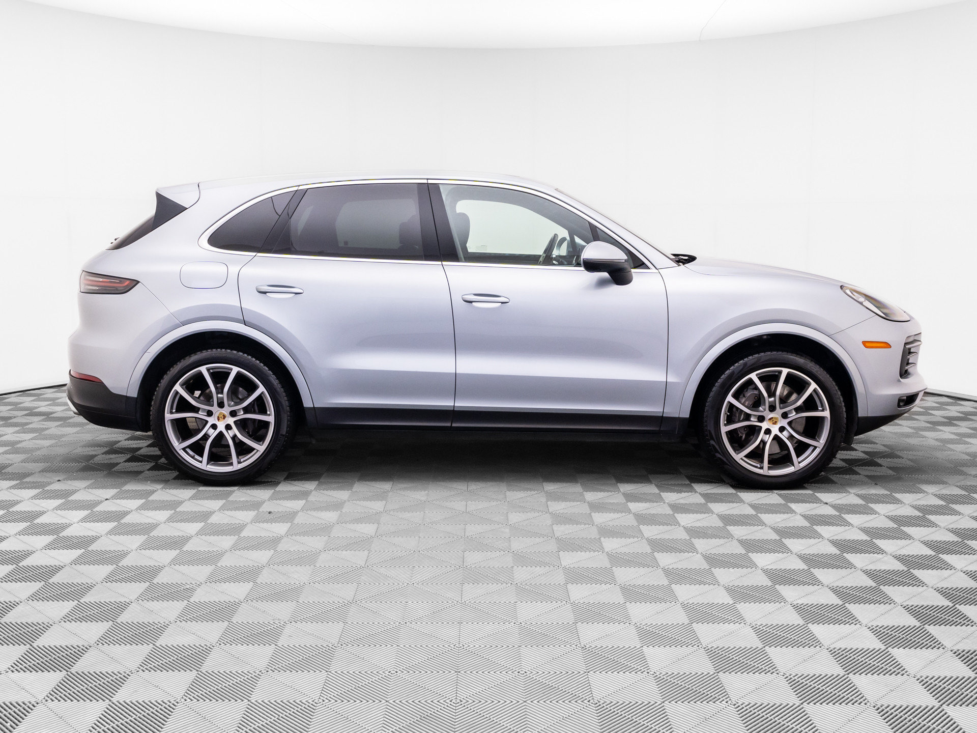 Certified 2023 Porsche Cayenne AWD/4WD image 7