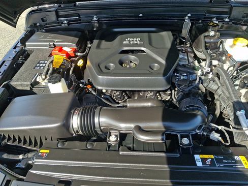 Used 2021 Jeep Wrangler Unlimited Sport AWD/4WD image 27
