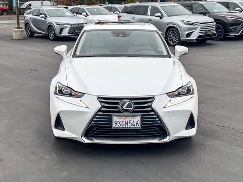 Used 2018 Lexus IS 300 image 6