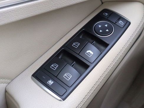 Used 2014 Mercedes-Benz E 350 4MATIC Sedan w/ Premium 1 Package image 23