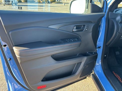 Used 2025 Honda Ridgeline TrailSport image 17