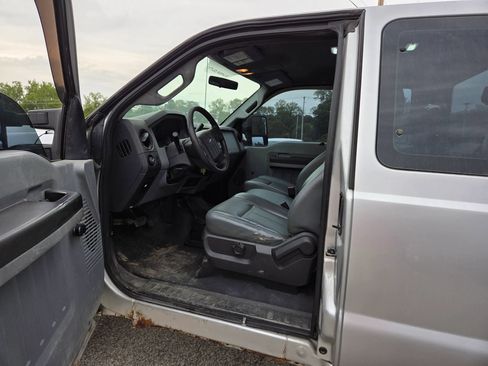 Used 2012 Ford F250 XL AWD/4WD image 11