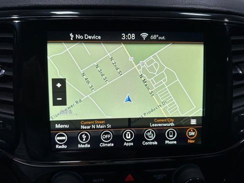 Used 2019 Jeep Grand Cherokee Altitude AWD/4WD image 4