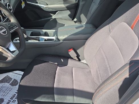 Used 2025 Nissan Sentra SR image 5