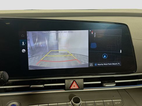 Used 2024 Hyundai Elantra SEL FWD image 19