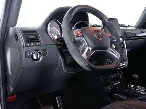 Used 2018 Mercedes-Benz G 550 Squared image 5