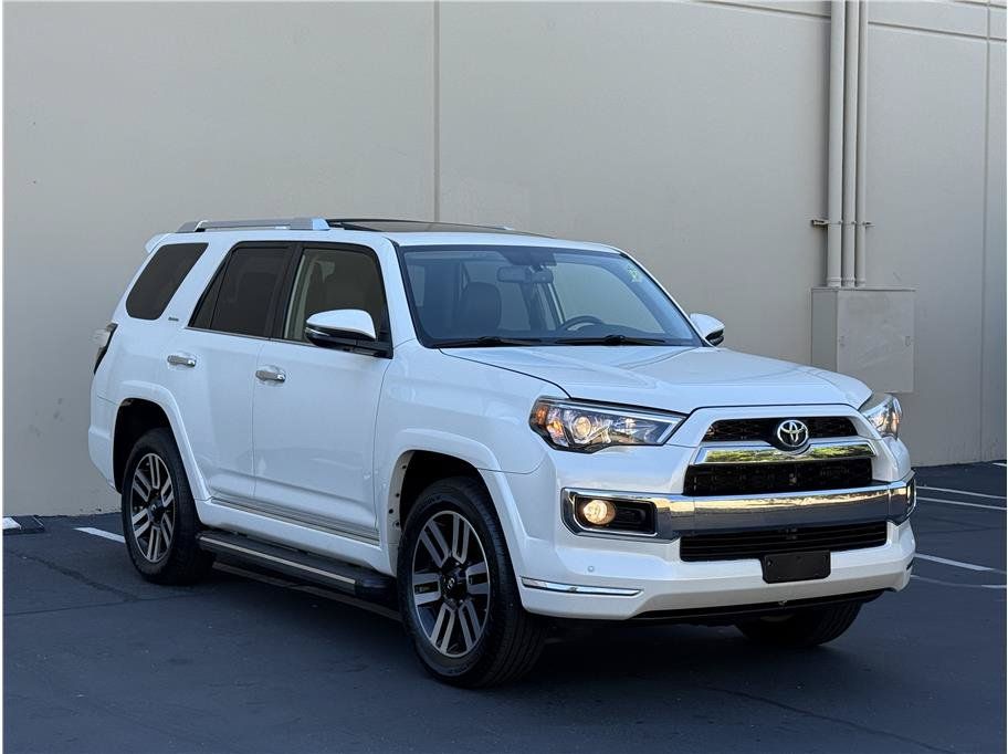 Used 2018 Toyota 4Runner Limited AWD/4WD image 3