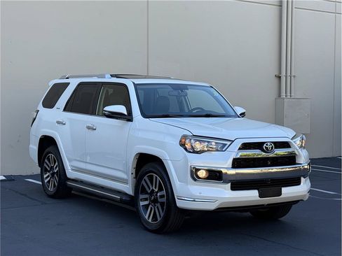 Used 2018 Toyota 4Runner Limited AWD/4WD image 3