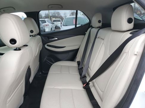 Used 2021 Buick Encore GX Essence image 32
