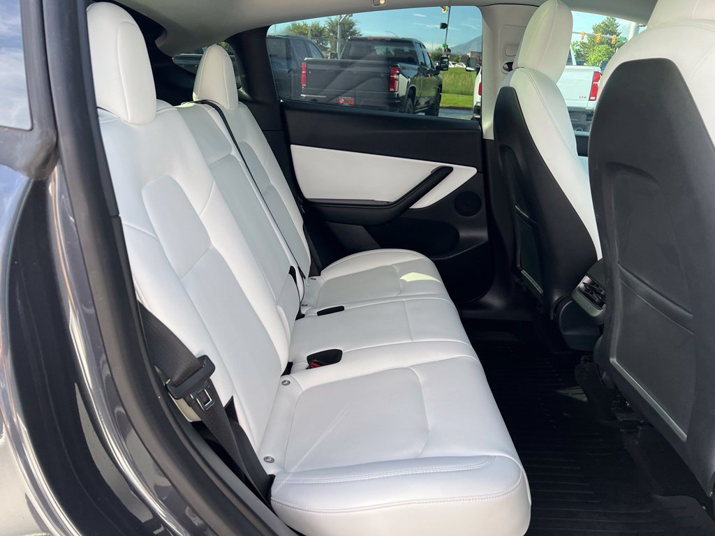 Used 2022 Tesla Model Y Performance AWD/4WD image 22