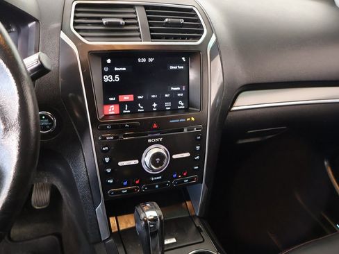 Used 2017 Ford Explorer Sport w/ Equipment Group 401A image 5