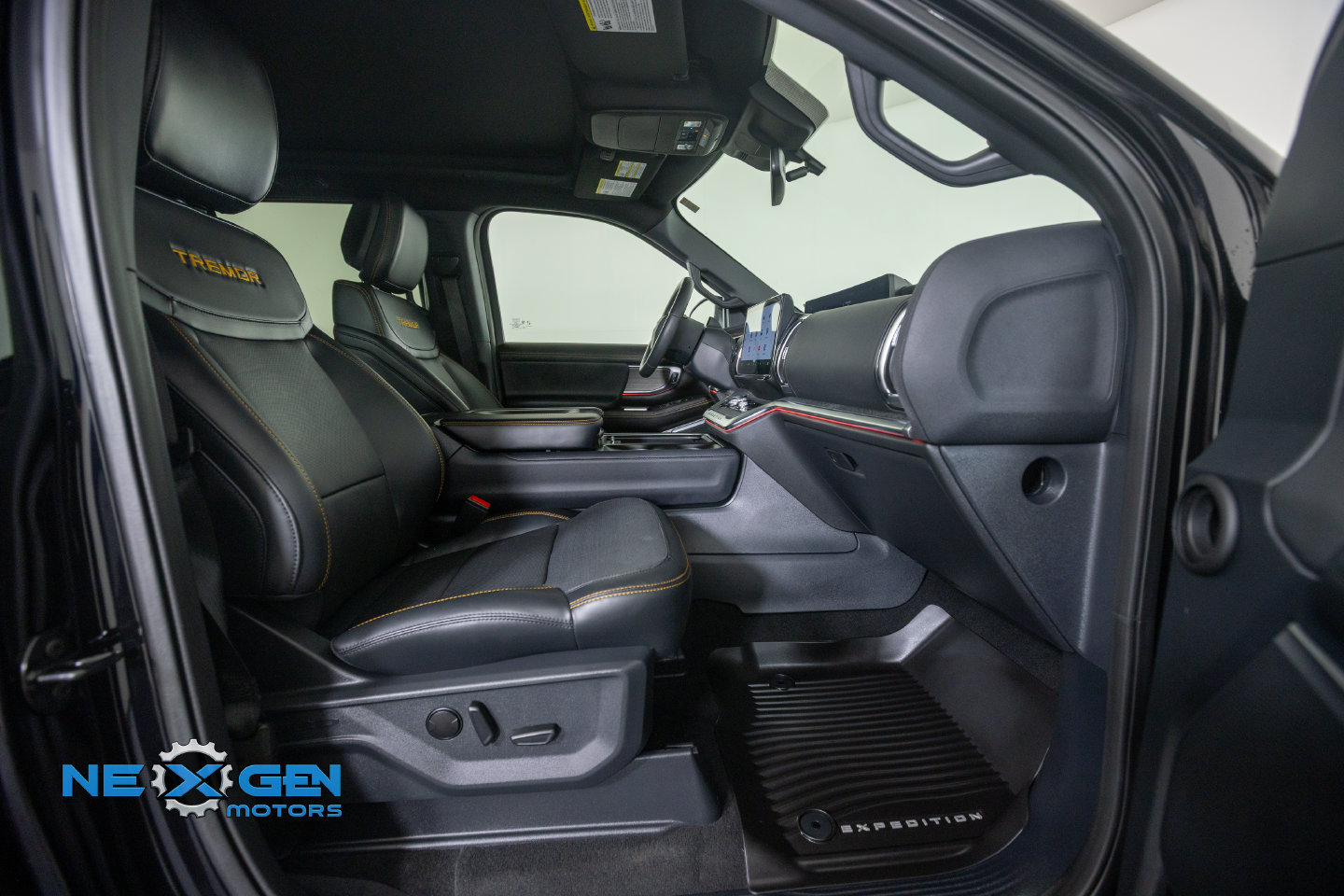 Used 2026 Ford Expedition Tremor AWD/4WD image 5