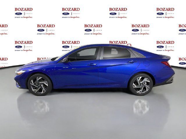 Used 2025 Hyundai Elantra Sport FWD image 5