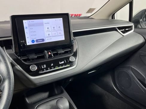 Used 2025 Toyota Corolla LE FWD image 18