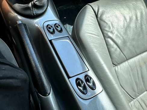 Used 2001 Porsche 911 Carrera image 33