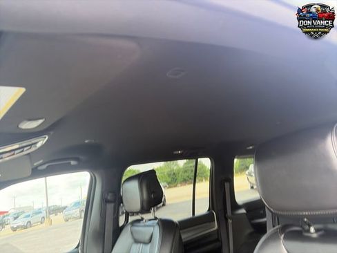 Used 2025 Jeep Wagoneer 4WD image 21