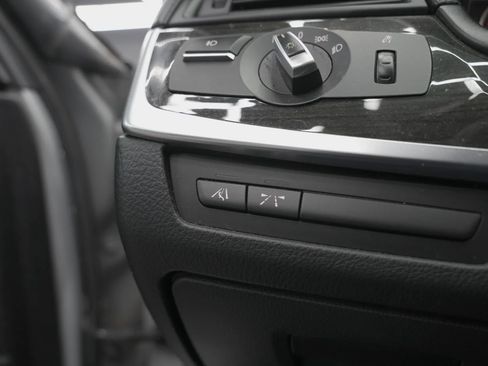 Used 2011 BMW 550i Sedan image 17