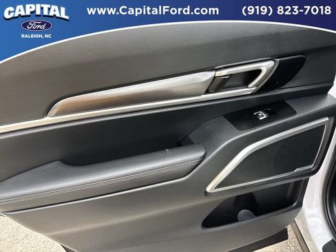 Used 2025 Kia Telluride S FWD image 17
