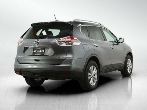 Used 2016 Nissan Rogue SV AWD/4WD image 5