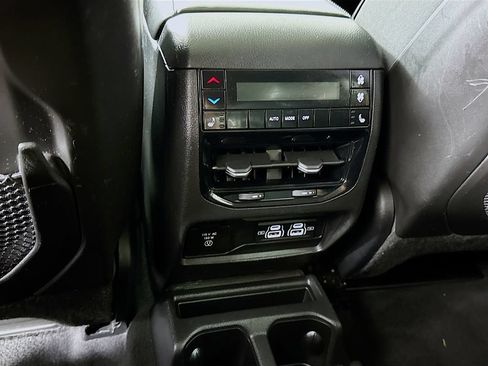 Used 2021 Jeep Grand Cherokee L Limited AWD/4WD image 14