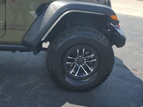 Used 2025 Jeep Wrangler Unlimited Rubicon w/ XTREMEE 35" Tire Package AWD/4WD image 5