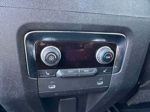 Used 2022 Chevrolet Tahoe Z71 w/ Luxury Package image 13