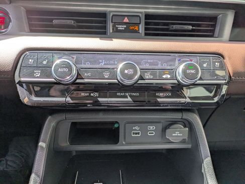 Used 2023 Honda Pilot Elite image 22
