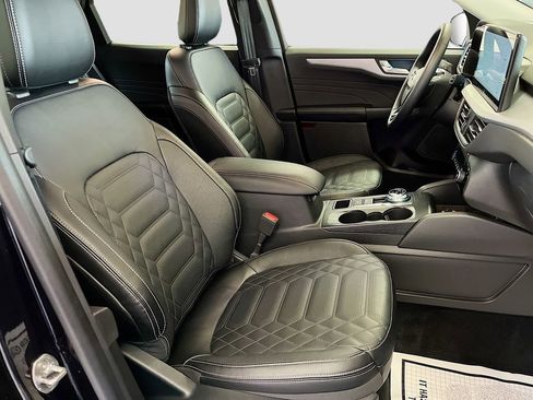 Used 2024 Ford Escape Platinum w/ Premium Technology Package AWD/4WD image 29