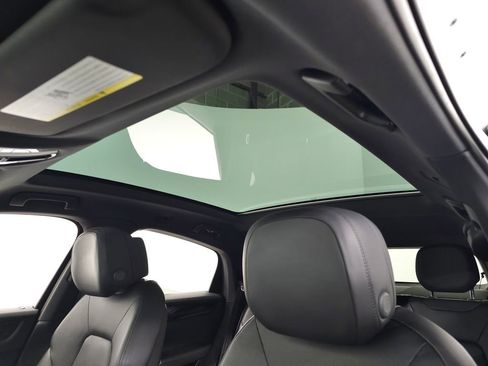Used 2020 Porsche Cayenne AWD/4WD image 19
