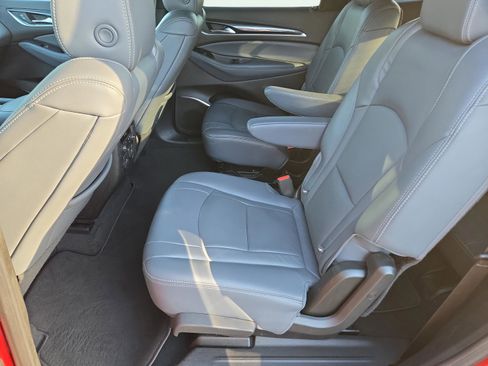 Used 2024 Buick Enclave Premium image 18