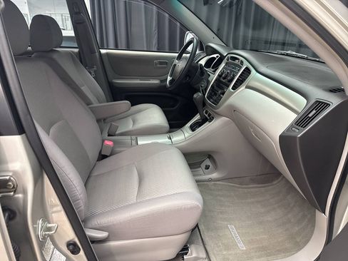 Used 2006 Toyota Highlander 4WD V6 w/ Appearance Pkg image 26