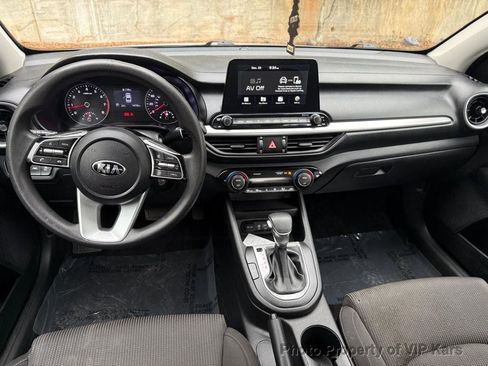 Used 2019 Kia Forte LXS image 9