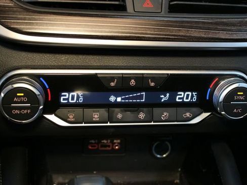 Used 2022 Nissan Altima 2.5 Platinum AWD/4WD image 25