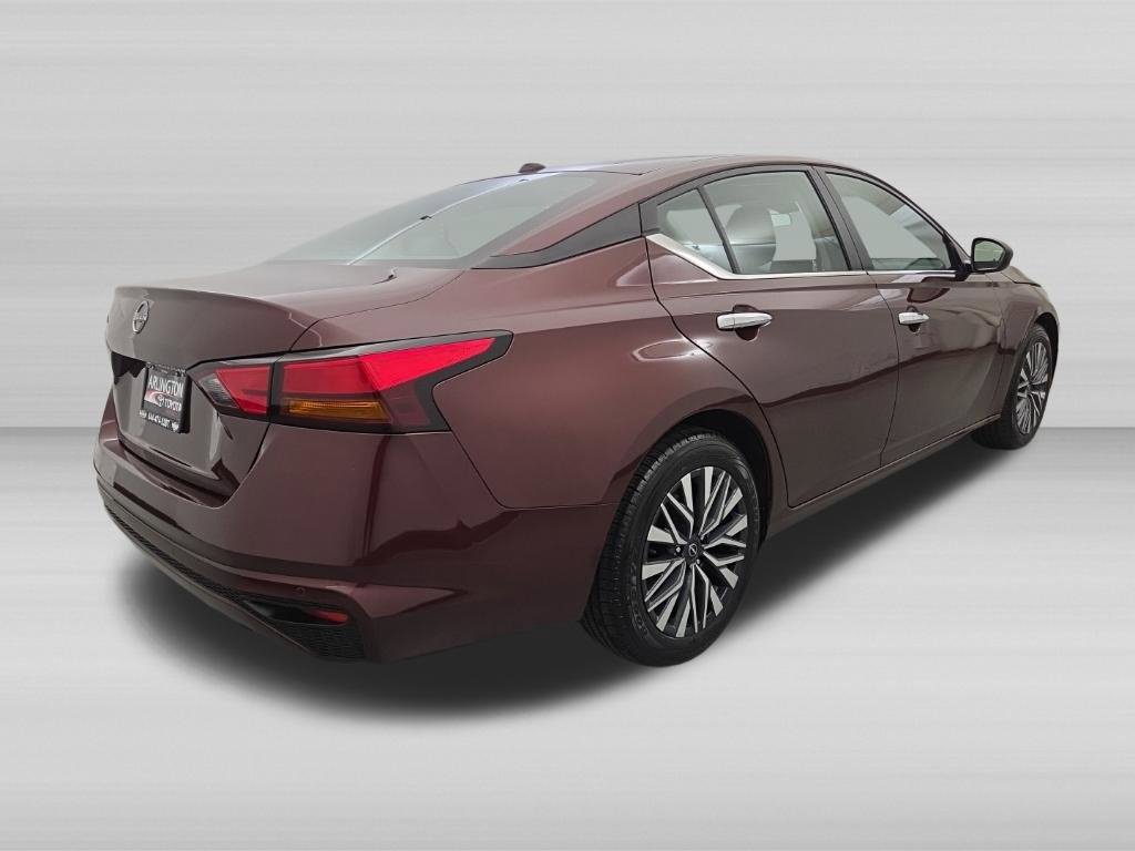 Used 2025 Nissan Altima 2.5 SV FWD image 3