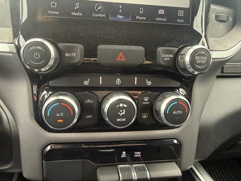 Used 2023 RAM 1500 Big Horn AWD/4WD image 20