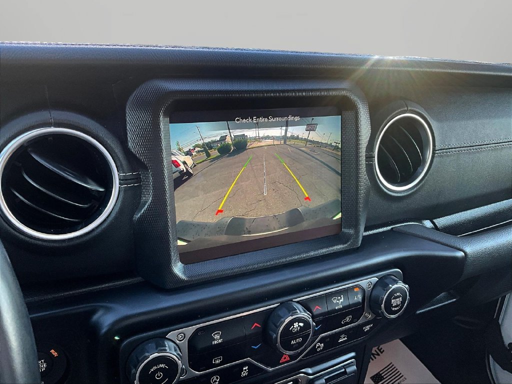 Used 2022 Jeep Wrangler Unlimited Sahara w/ Safety Group AWD/4WD image 16