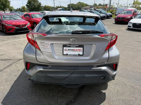 Used 2018 Toyota C-HR XLE FWD image 8