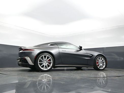Used 2019 Aston Martin V8 Vantage Coupe RWD image 28